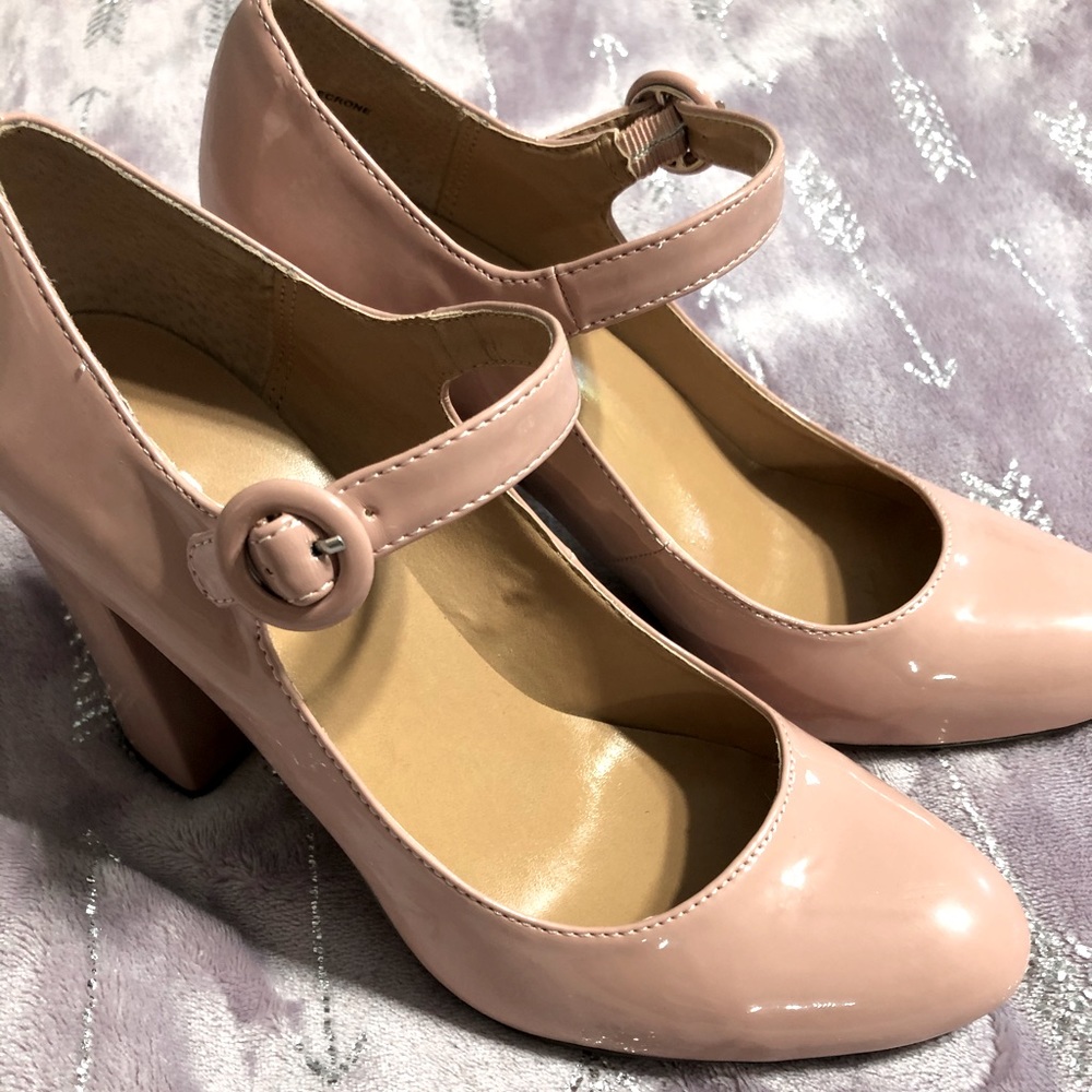 Report Womens Lecrone Closed Toe Mary Jane Pumps